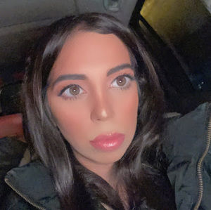 Meet your Posher, Selena